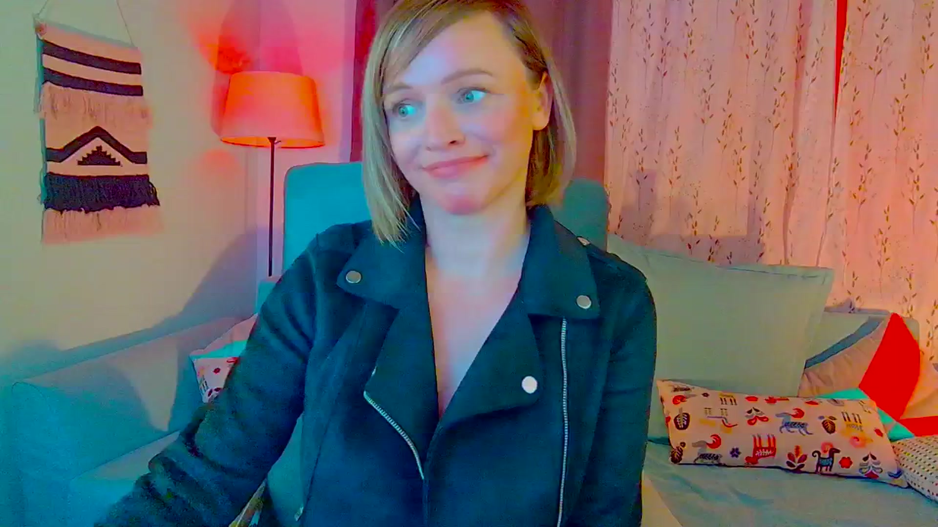 Gallery image thumbnail from SweetDazzle's myfreecams stream on, 10/21/2024, 16:28 image 2 of 20