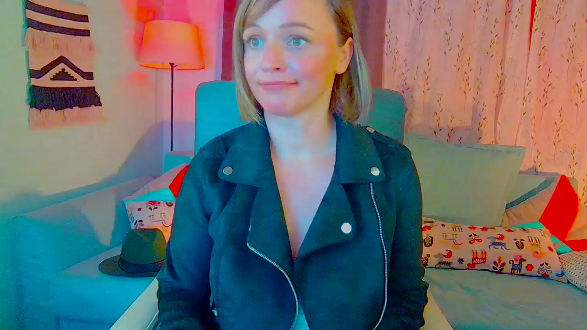 Gallery image thumbnail from SweetDazzle's myfreecams stream on, 10/21/2024, 16:28 image 13 of 20
