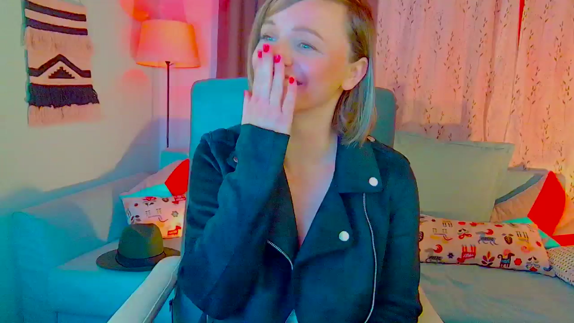 Gallery image thumbnail from SweetDazzle's myfreecams stream on, 10/21/2024, 16:28 image 16 of 20
