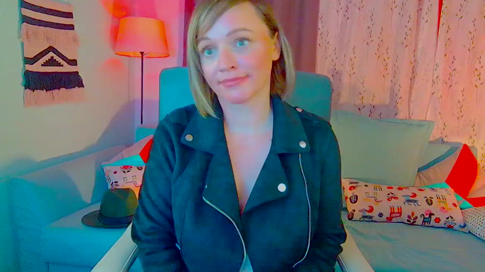 Gallery image thumbnail from SweetDazzle's myfreecams stream on, 10/21/2024, 16:28 image 7 of 20
