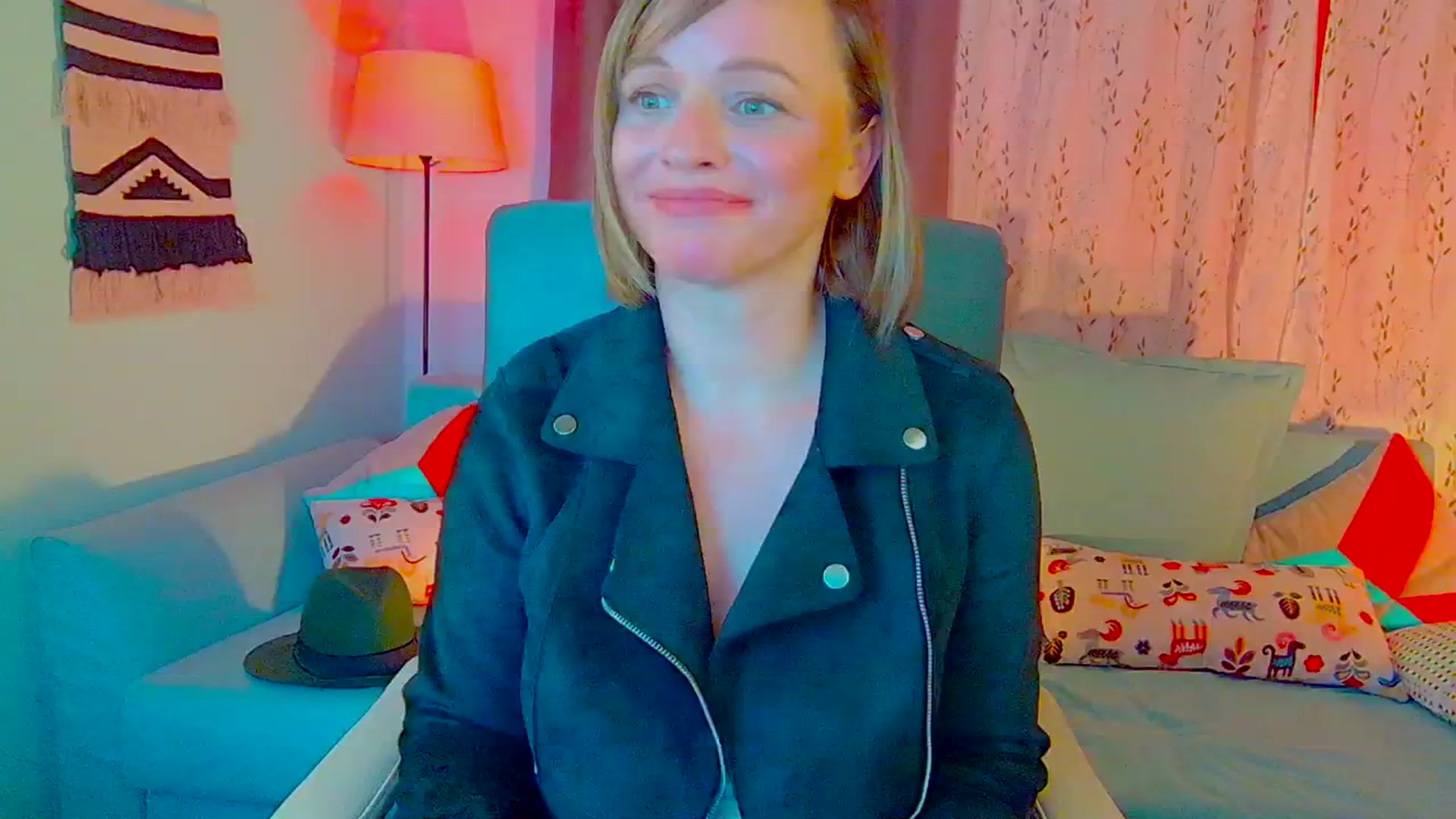 Gallery image thumbnail from SweetDazzle's myfreecams stream on, 10/21/2024, 16:28 image 8 of 20