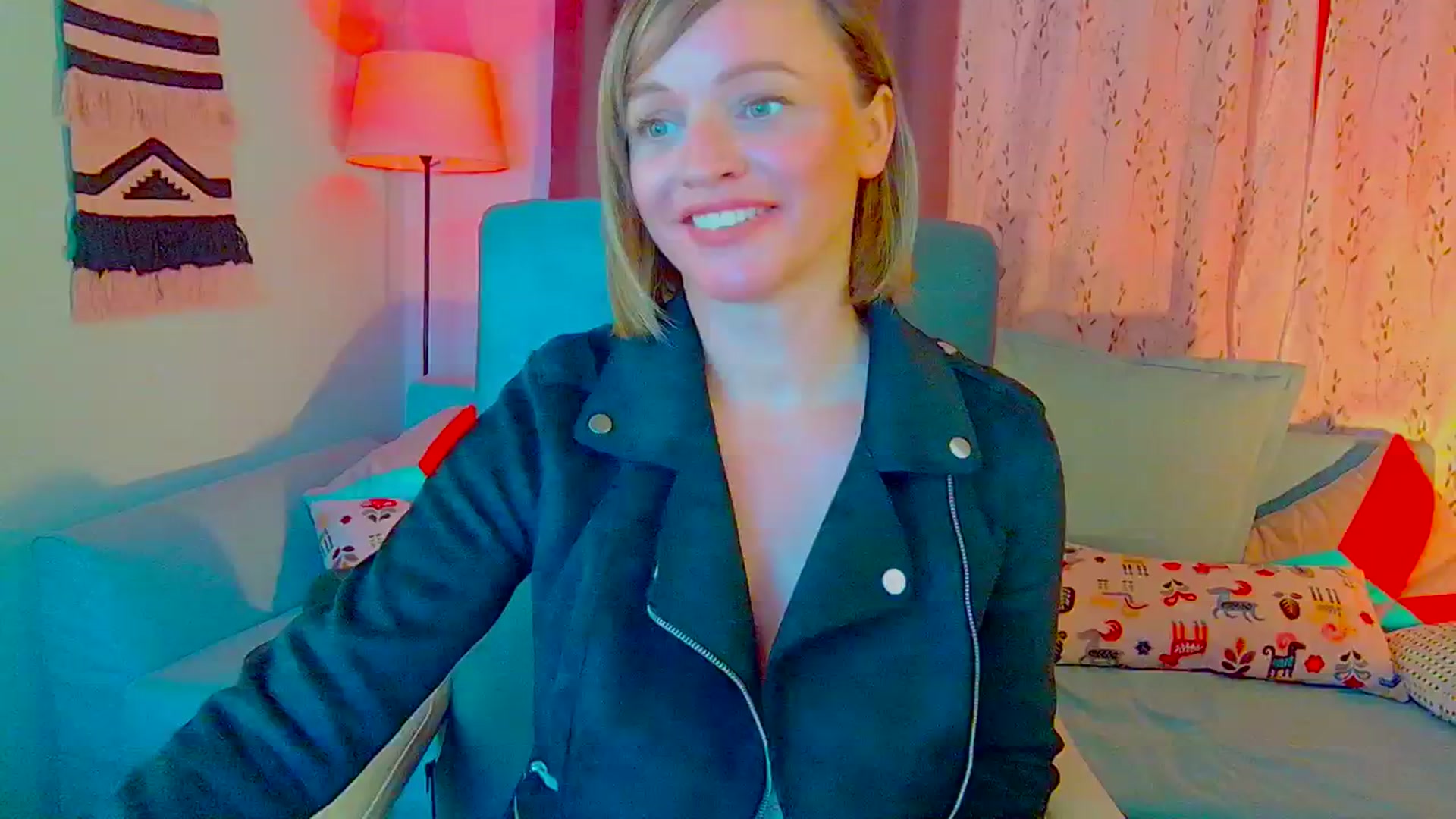 Gallery image thumbnail from SweetDazzle's myfreecams stream on, 10/21/2024, 16:28 image 15 of 20