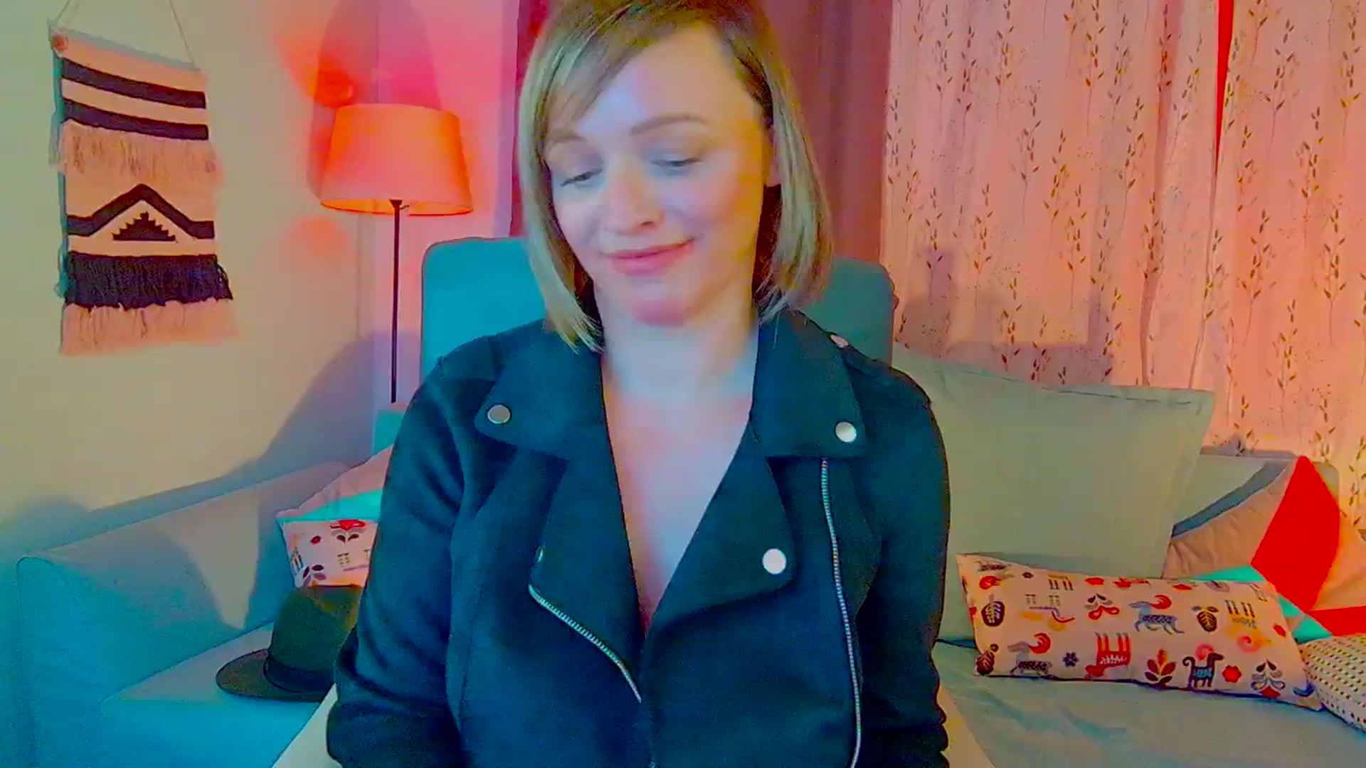 Gallery image thumbnail from SweetDazzle's myfreecams stream on, 10/21/2024, 16:28 image 1 of 20