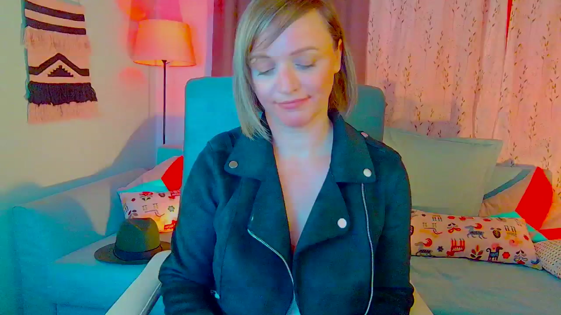 Gallery image thumbnail from SweetDazzle's myfreecams stream on, 10/21/2024, 16:28 image 11 of 20