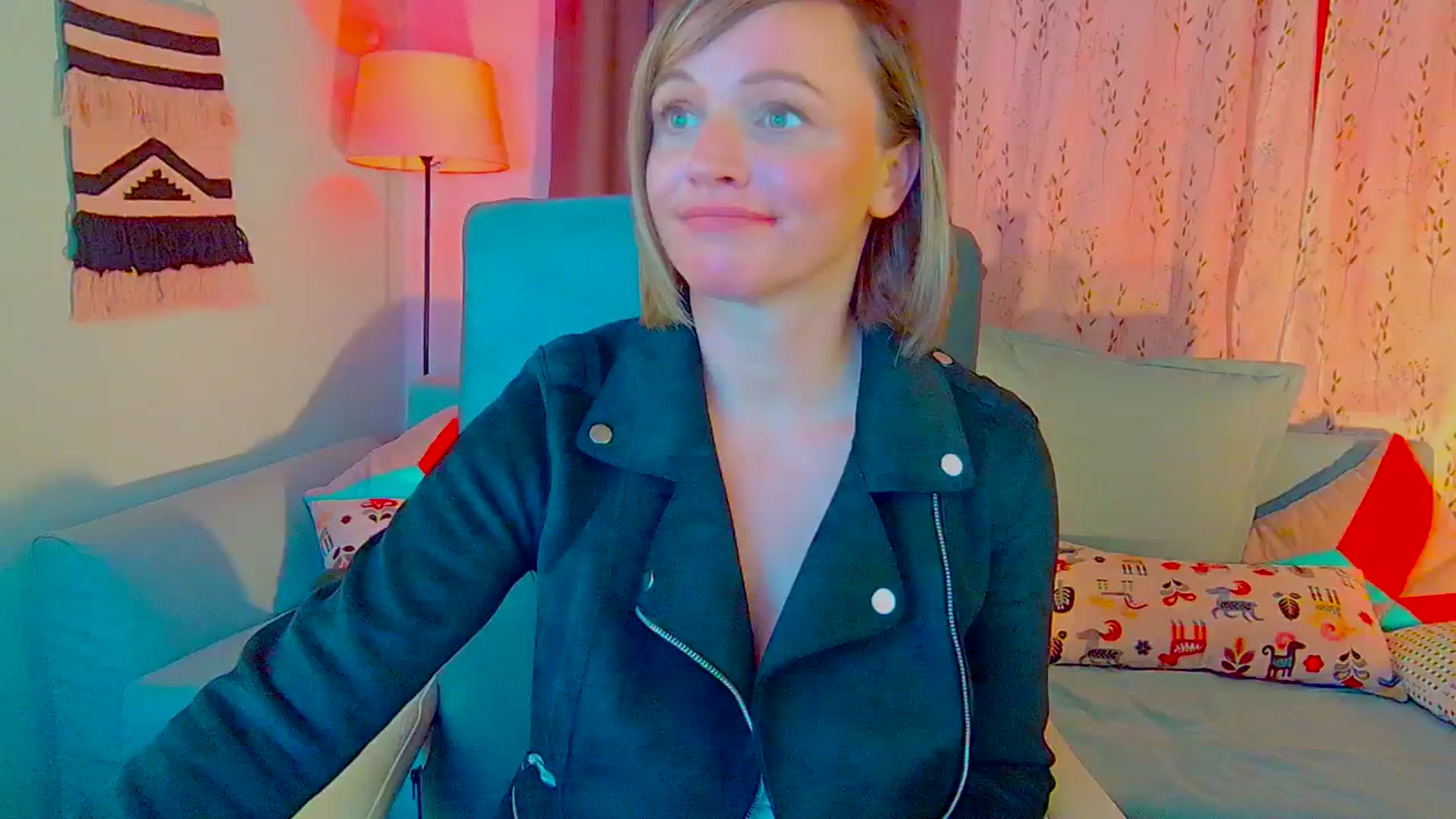 Gallery image thumbnail from SweetDazzle's myfreecams stream on, 10/21/2024, 16:28 image 19 of 20