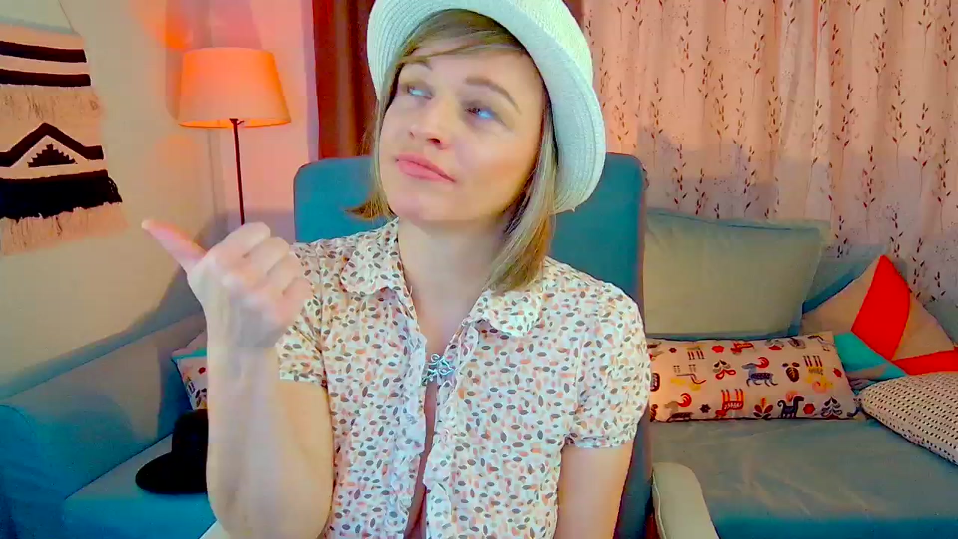 Gallery image thumbnail from SweetDazzle's myfreecams stream on, 10/23/2024, 06:58 image 16 of 20