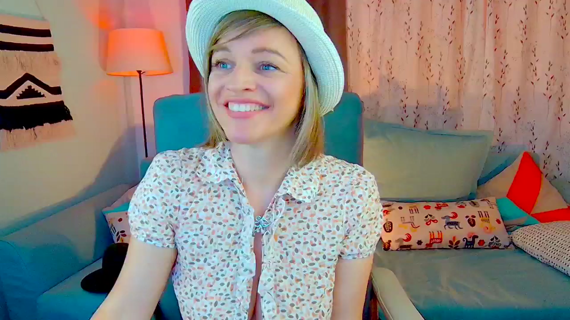 Gallery image thumbnail from SweetDazzle's myfreecams stream on, 10/23/2024, 06:58 image 15 of 20