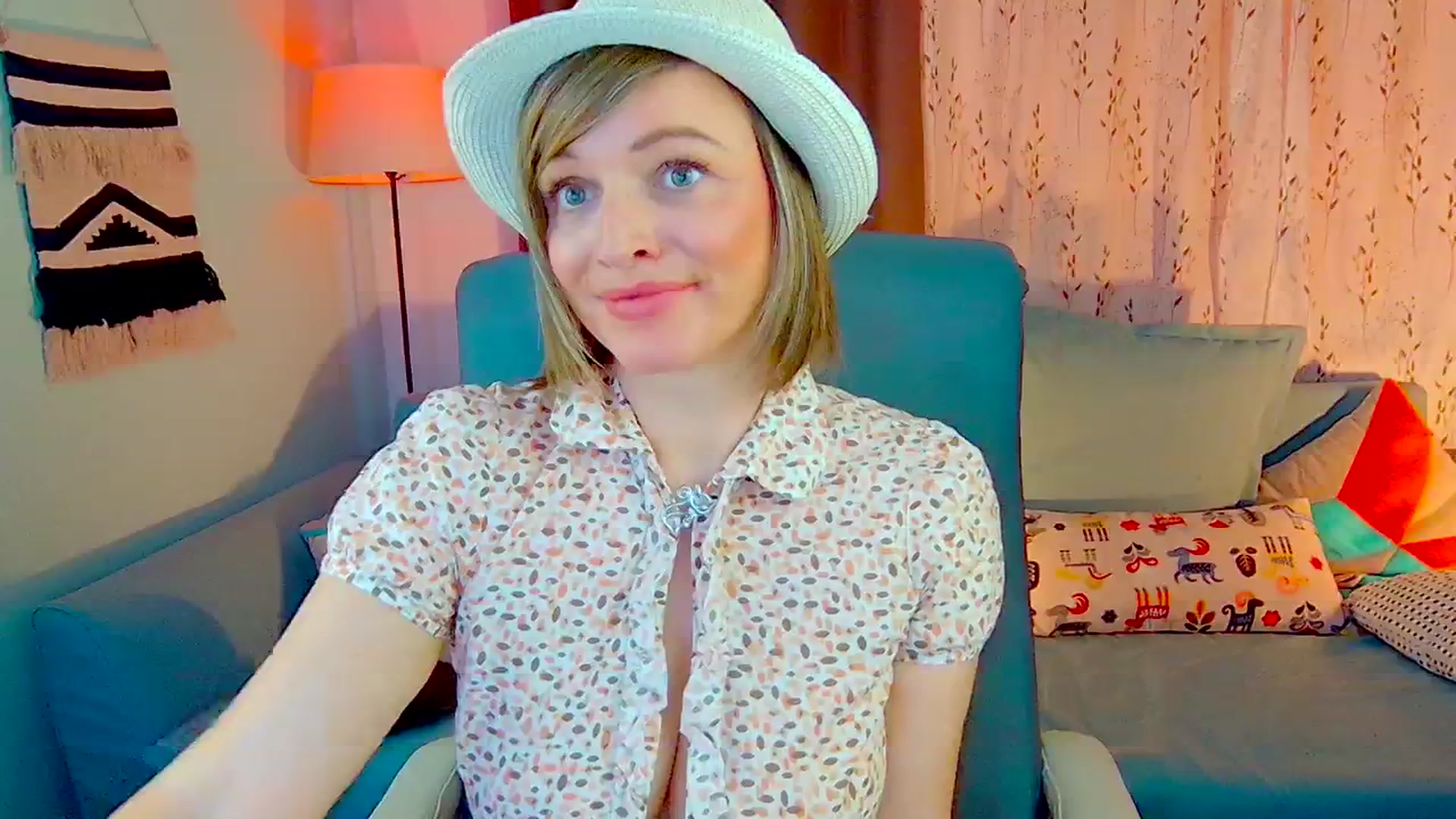 Gallery image thumbnail from SweetDazzle's myfreecams stream on, 10/23/2024, 08:25 image 13 of 20