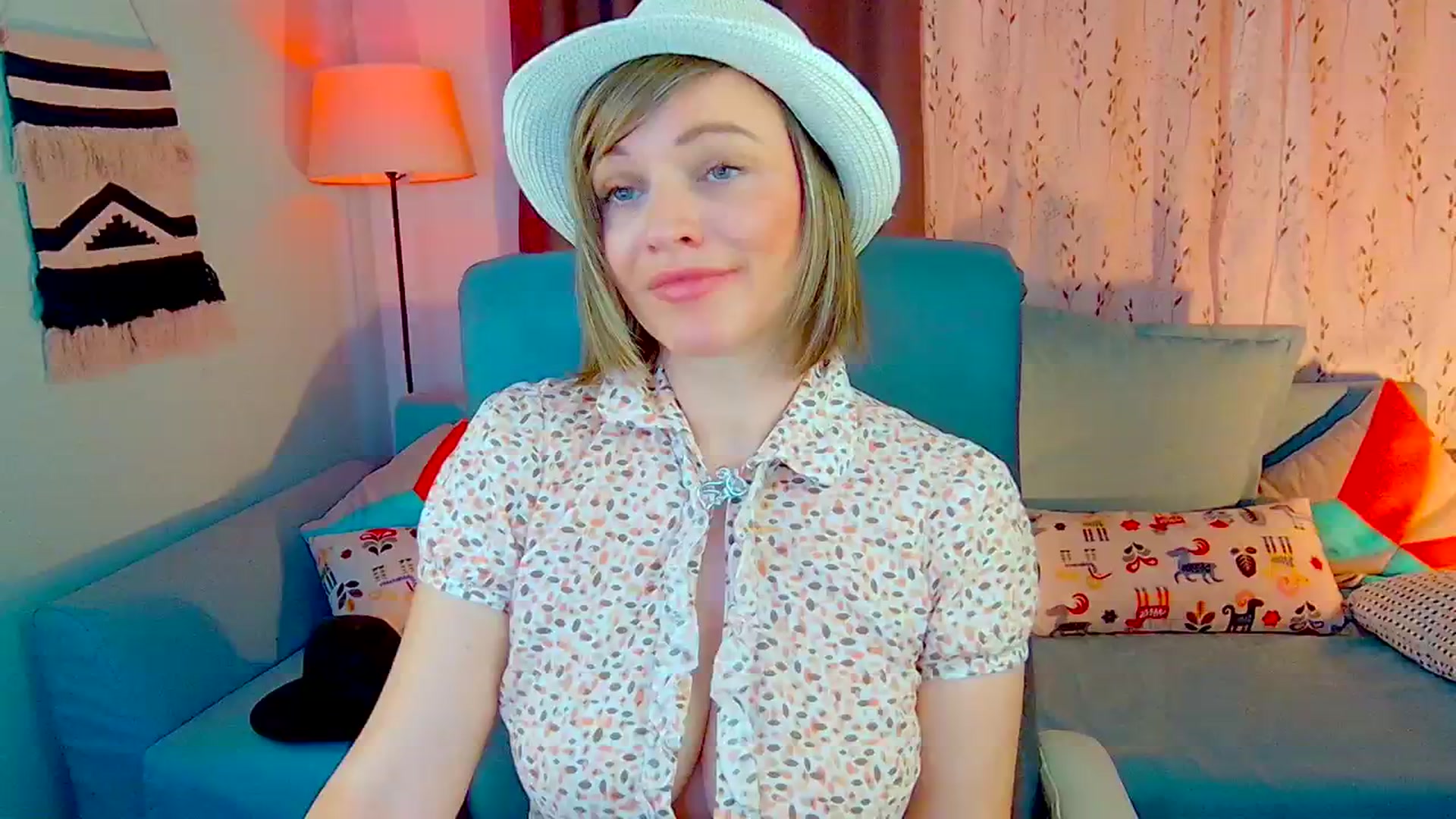 Gallery image thumbnail from SweetDazzle's myfreecams stream on, 10/23/2024, 08:25 image 15 of 20