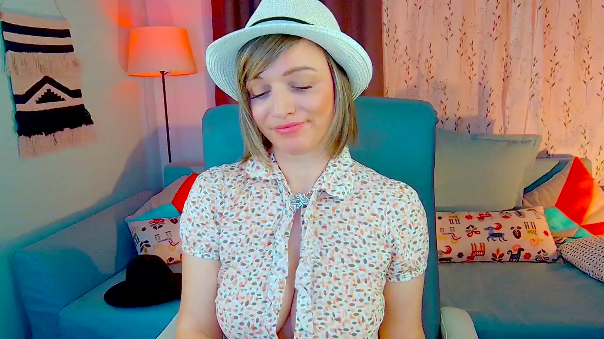 Gallery image thumbnail from SweetDazzle's myfreecams stream on, 10/23/2024, 08:25 image 16 of 20