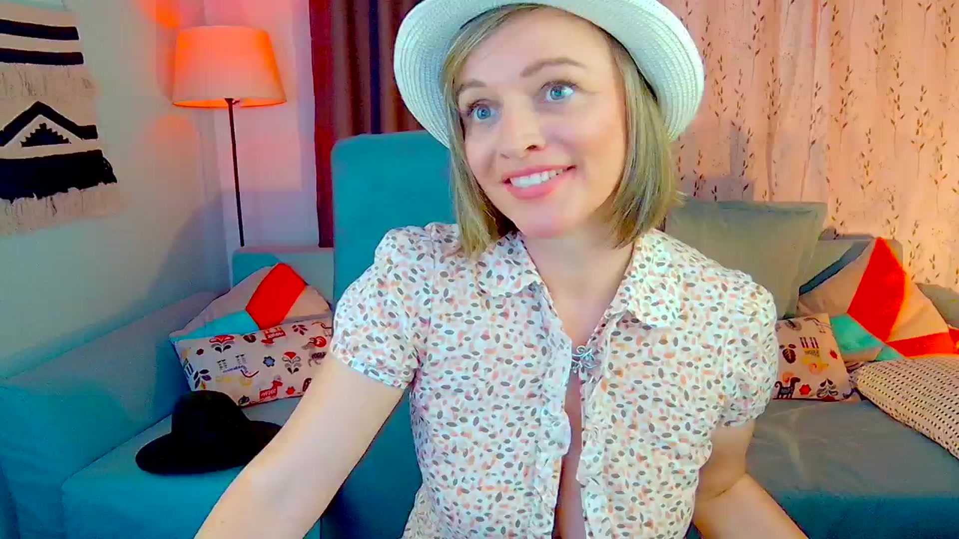 Gallery image thumbnail from SweetDazzle's myfreecams stream on, 10/23/2024, 10:23 image 18 of 20