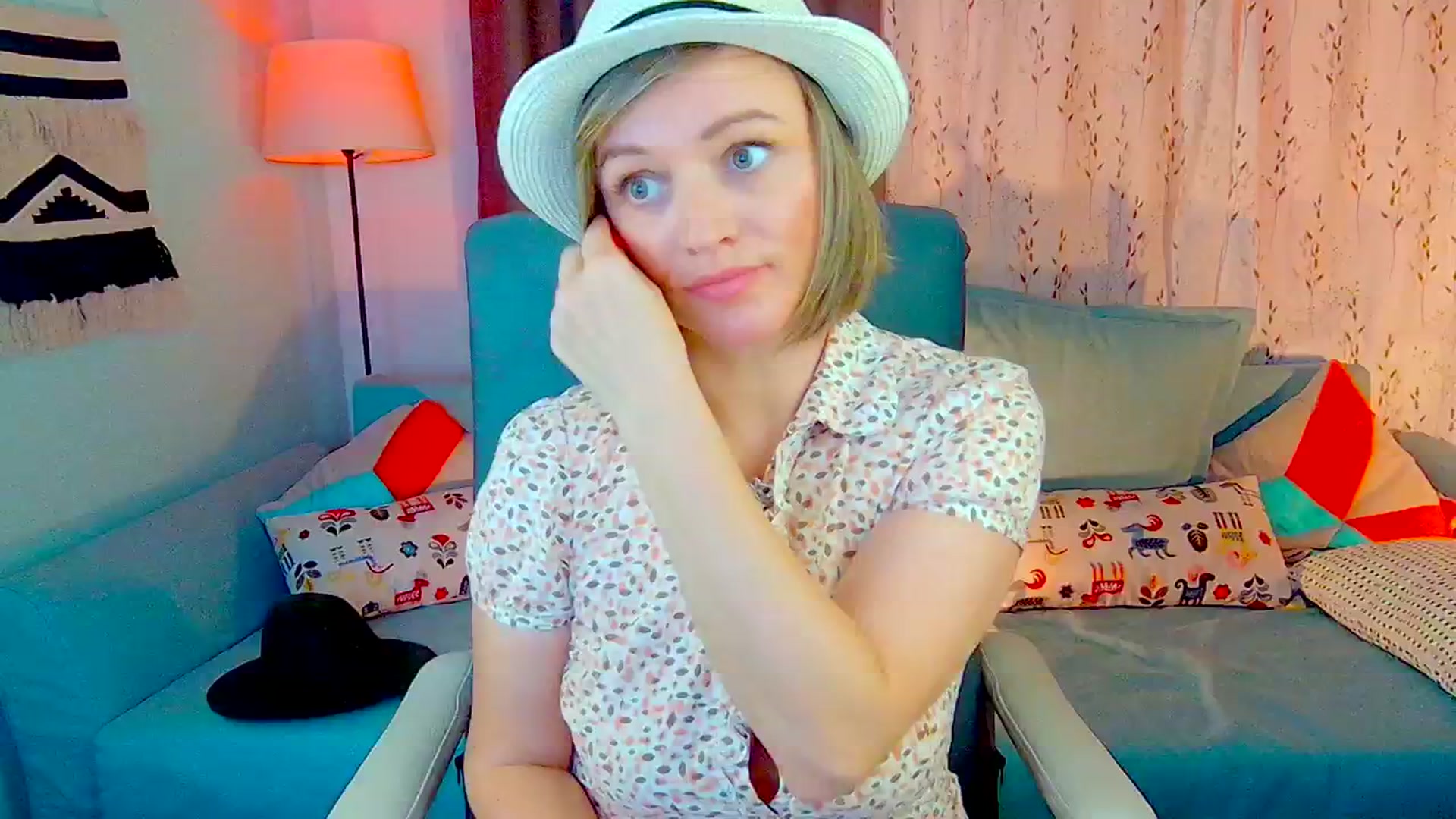 Gallery image thumbnail from SweetDazzle's myfreecams stream on, 10/23/2024, 10:23 image 16 of 20