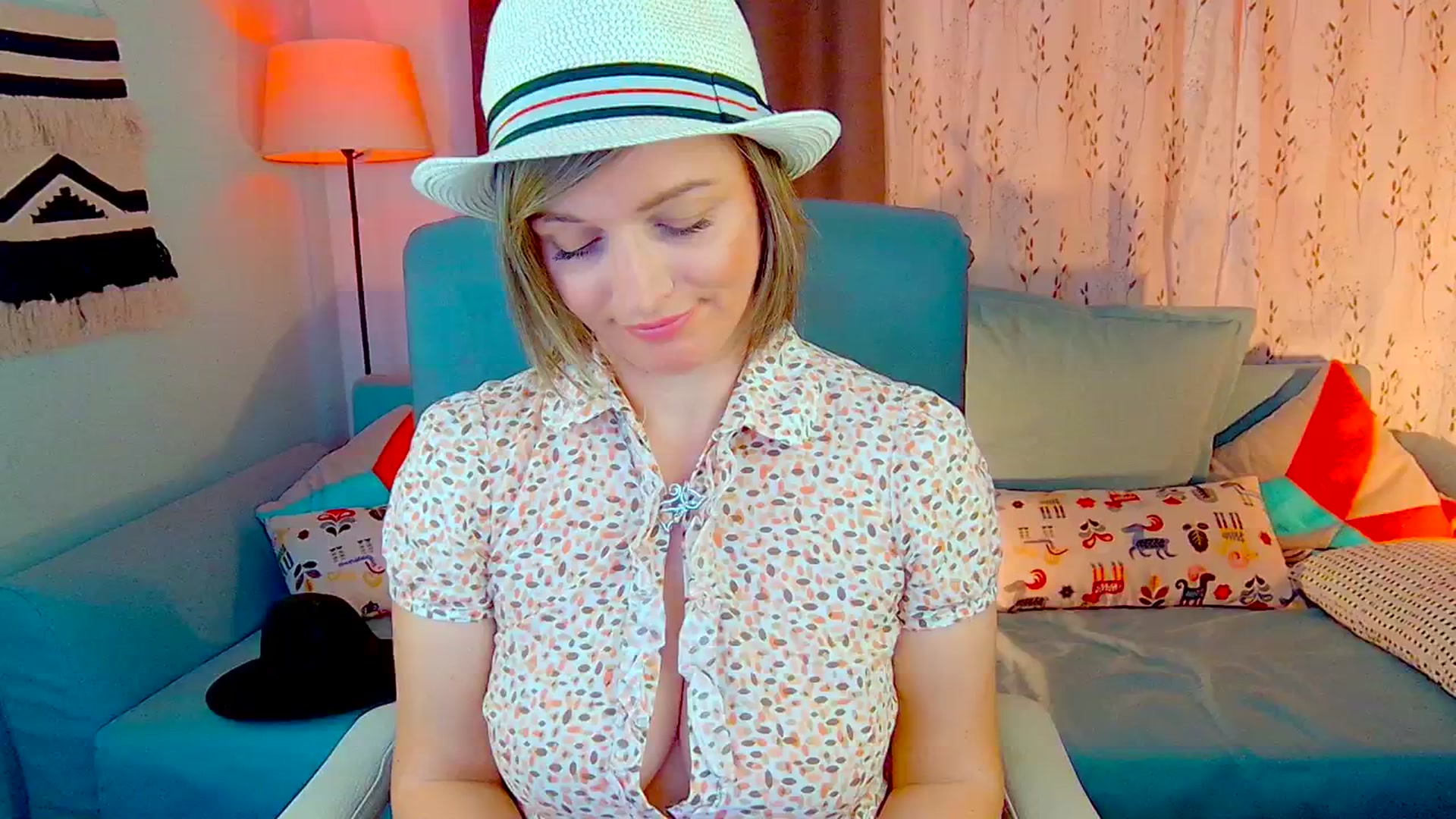 Gallery image thumbnail from SweetDazzle's myfreecams stream on, 10/23/2024, 10:23 image 3 of 20