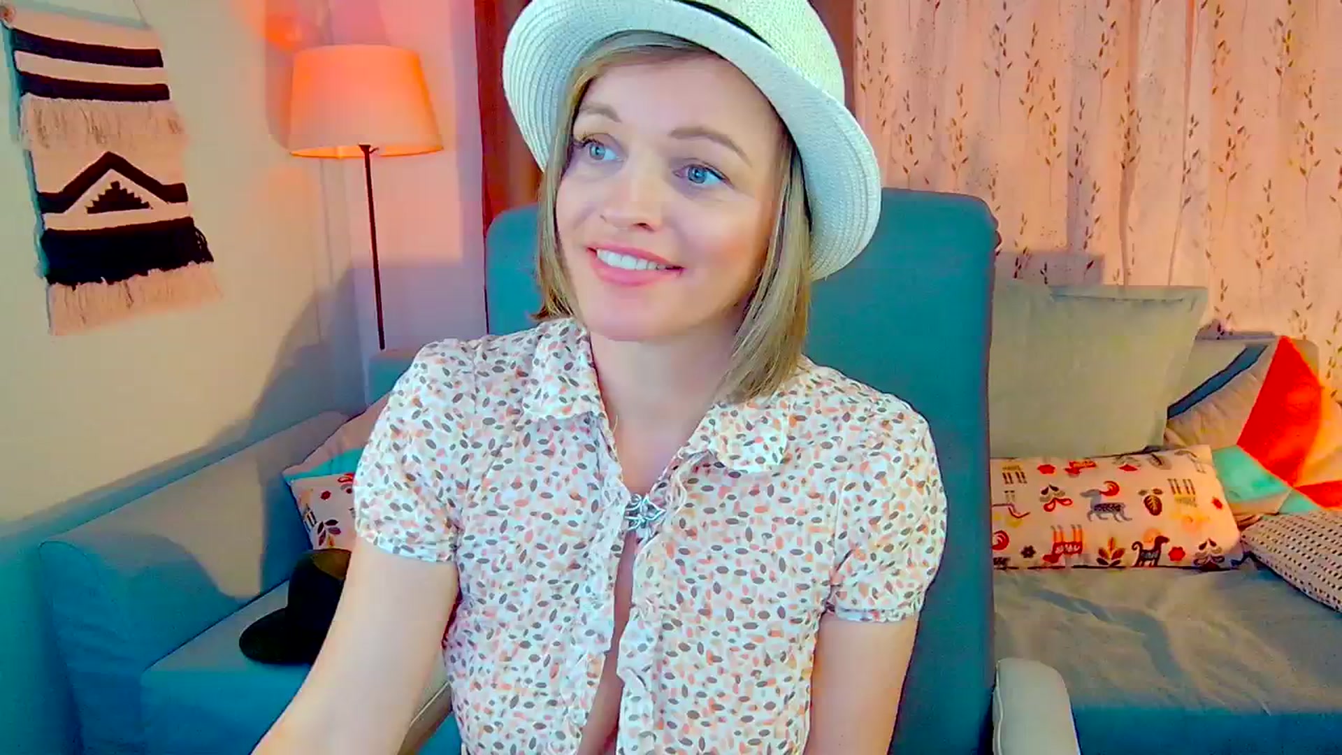 Gallery image thumbnail from SweetDazzle's myfreecams stream on, 10/23/2024, 11:20 image 15 of 20