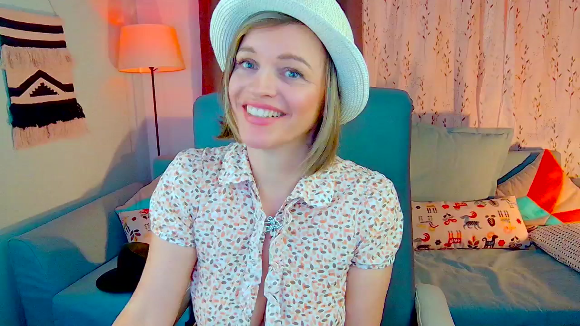 Gallery image thumbnail from SweetDazzle's myfreecams stream on, 10/23/2024, 11:20 image 7 of 20
