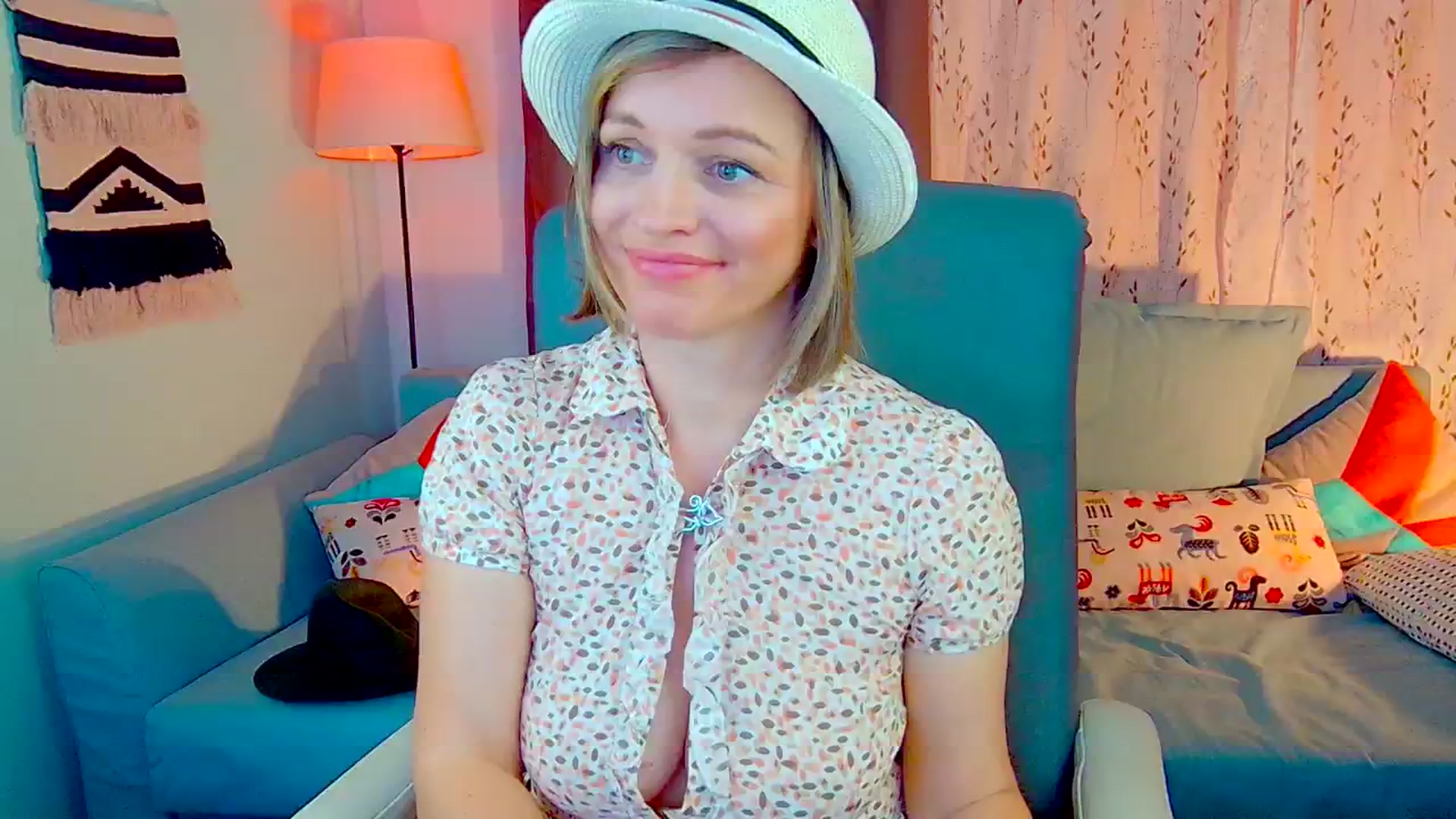 Gallery image thumbnail from SweetDazzle's myfreecams stream on, 10/23/2024, 11:36 image 17 of 20