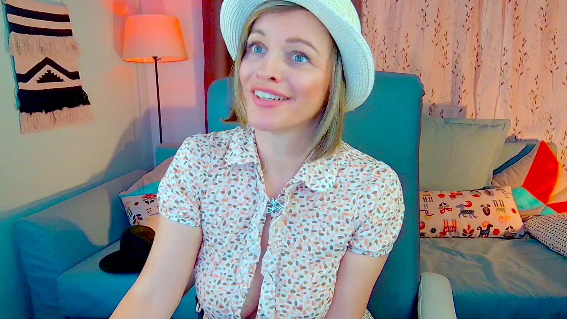 Gallery image thumbnail from SweetDazzle's myfreecams stream on, 10/23/2024, 11:36 image 19 of 20