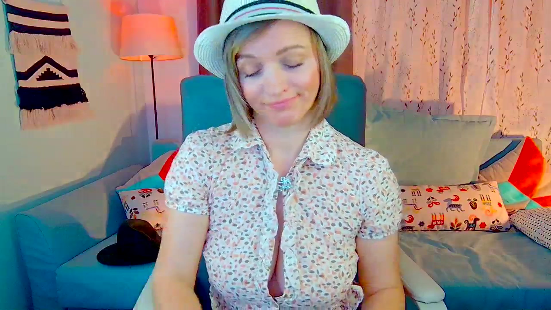 Gallery image thumbnail from SweetDazzle's myfreecams stream on, 10/23/2024, 12:36 image 14 of 20