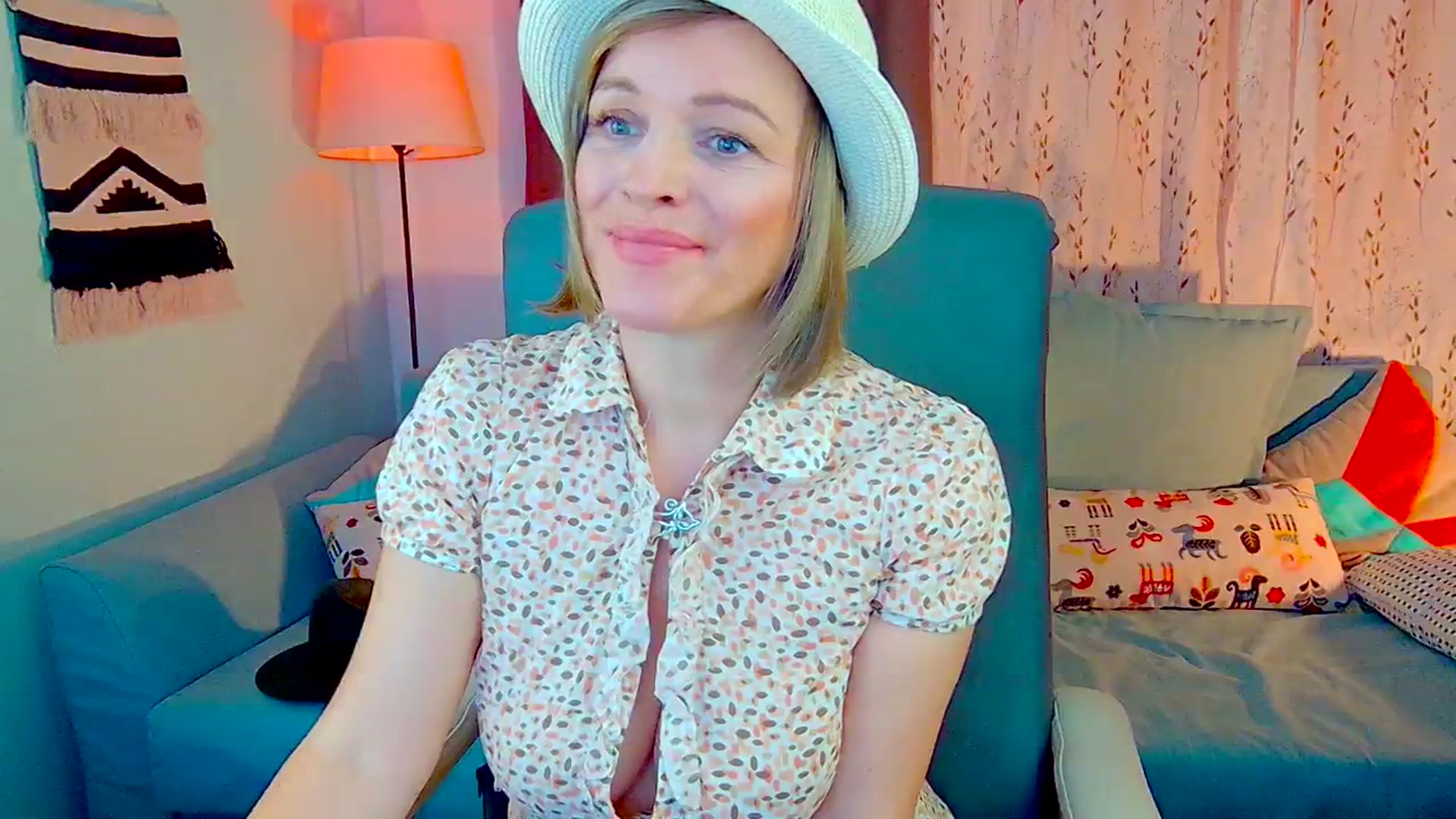 Gallery image thumbnail from SweetDazzle's myfreecams stream on, 10/23/2024, 12:36 image 2 of 20