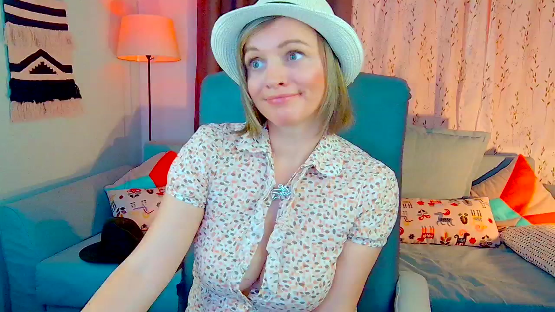 Gallery image thumbnail from SweetDazzle's myfreecams stream on, 10/23/2024, 13:29 image 15 of 20