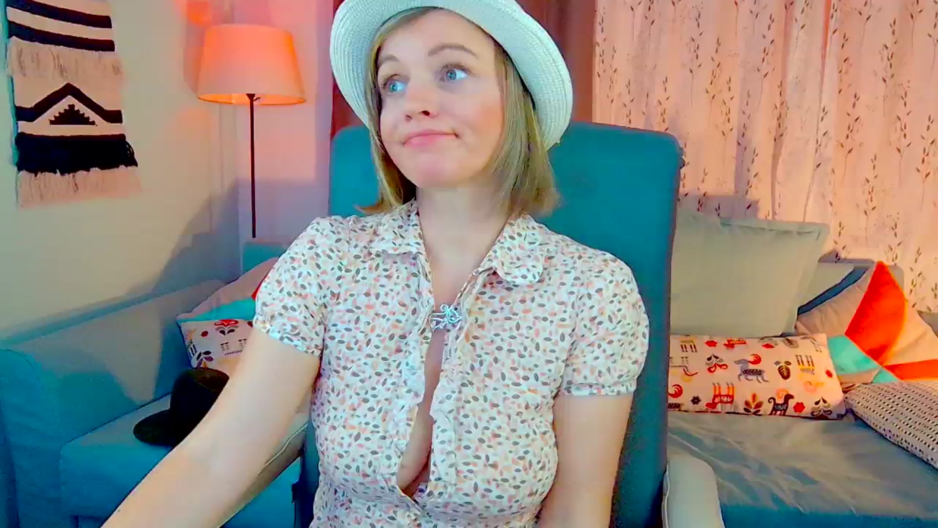 Gallery image thumbnail from SweetDazzle's myfreecams stream on, 10/23/2024, 13:29 image 8 of 20