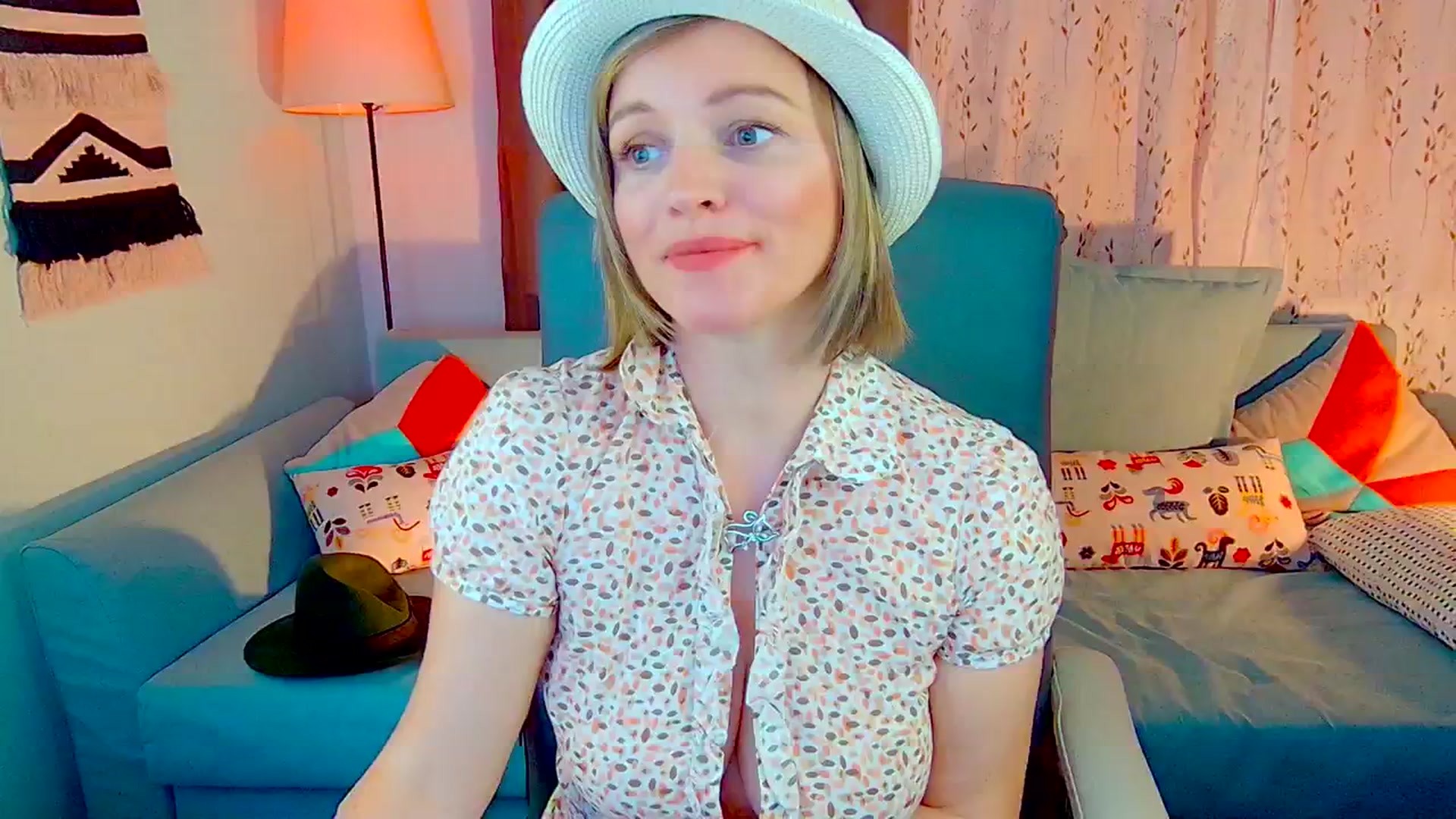 Gallery image thumbnail from SweetDazzle's myfreecams stream on, 10/23/2024, 15:01 image 12 of 20
