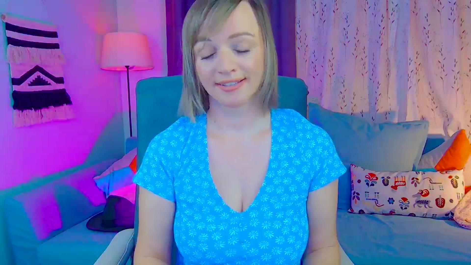 Gallery image thumbnail from SweetDazzle's myfreecams stream on, 11/11/2024, 09:51 image 4 of 20
