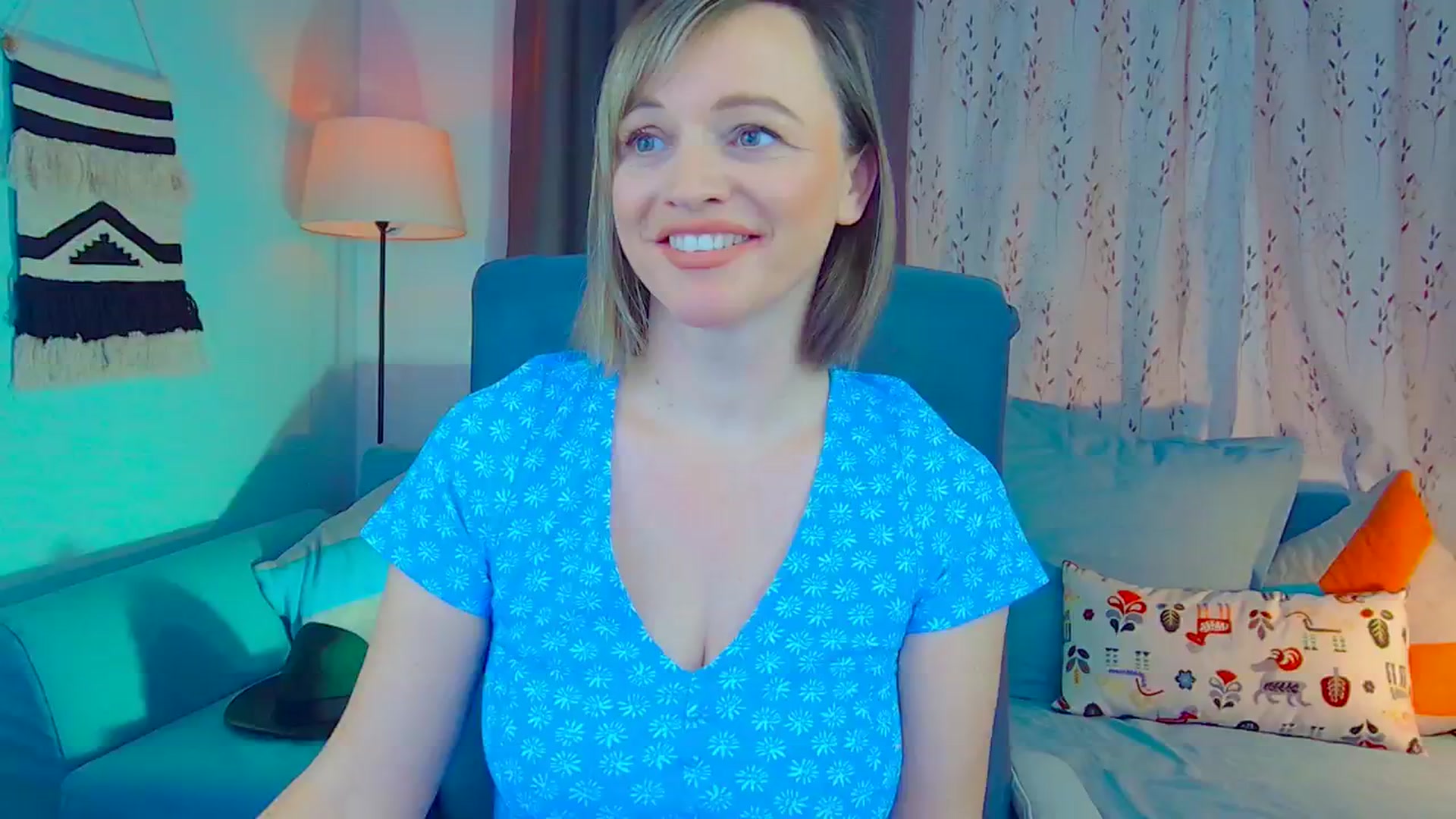 Gallery image thumbnail from SweetDazzle's myfreecams stream on, 11/11/2024, 14:16 image 17 of 20