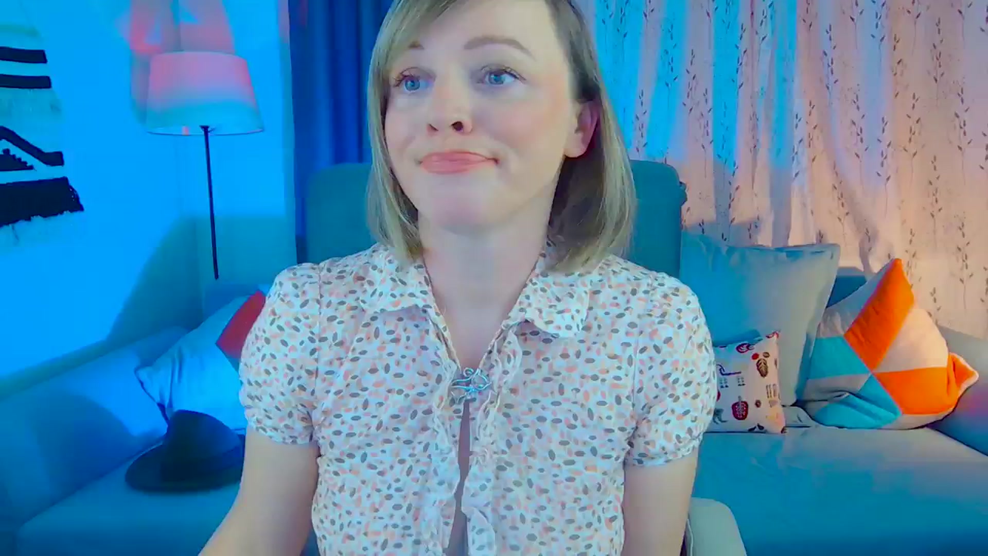 Gallery image thumbnail from SweetDazzle's myfreecams stream on, 11/18/2024, 13:11 image 3 of 20