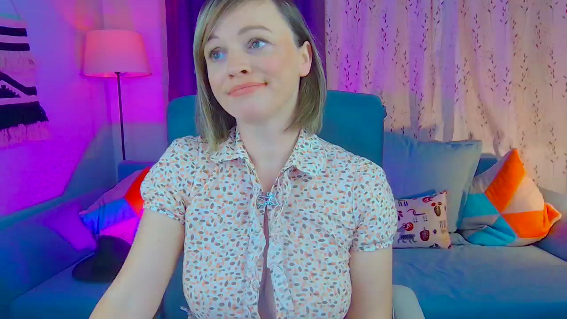 Gallery image thumbnail from SweetDazzle's myfreecams stream on, 11/18/2024, 13:11 image 11 of 20