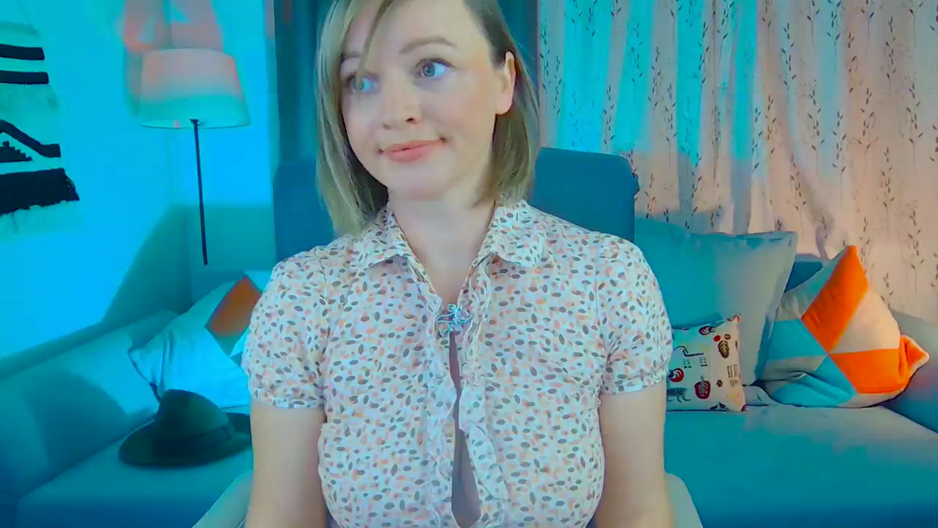 Gallery image thumbnail from SweetDazzle's myfreecams stream on, 11/18/2024, 13:11 image 10 of 20