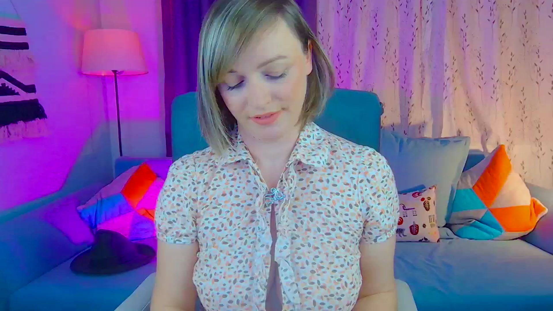 Gallery image thumbnail from SweetDazzle's myfreecams stream on, 11/18/2024, 13:11 image 2 of 20