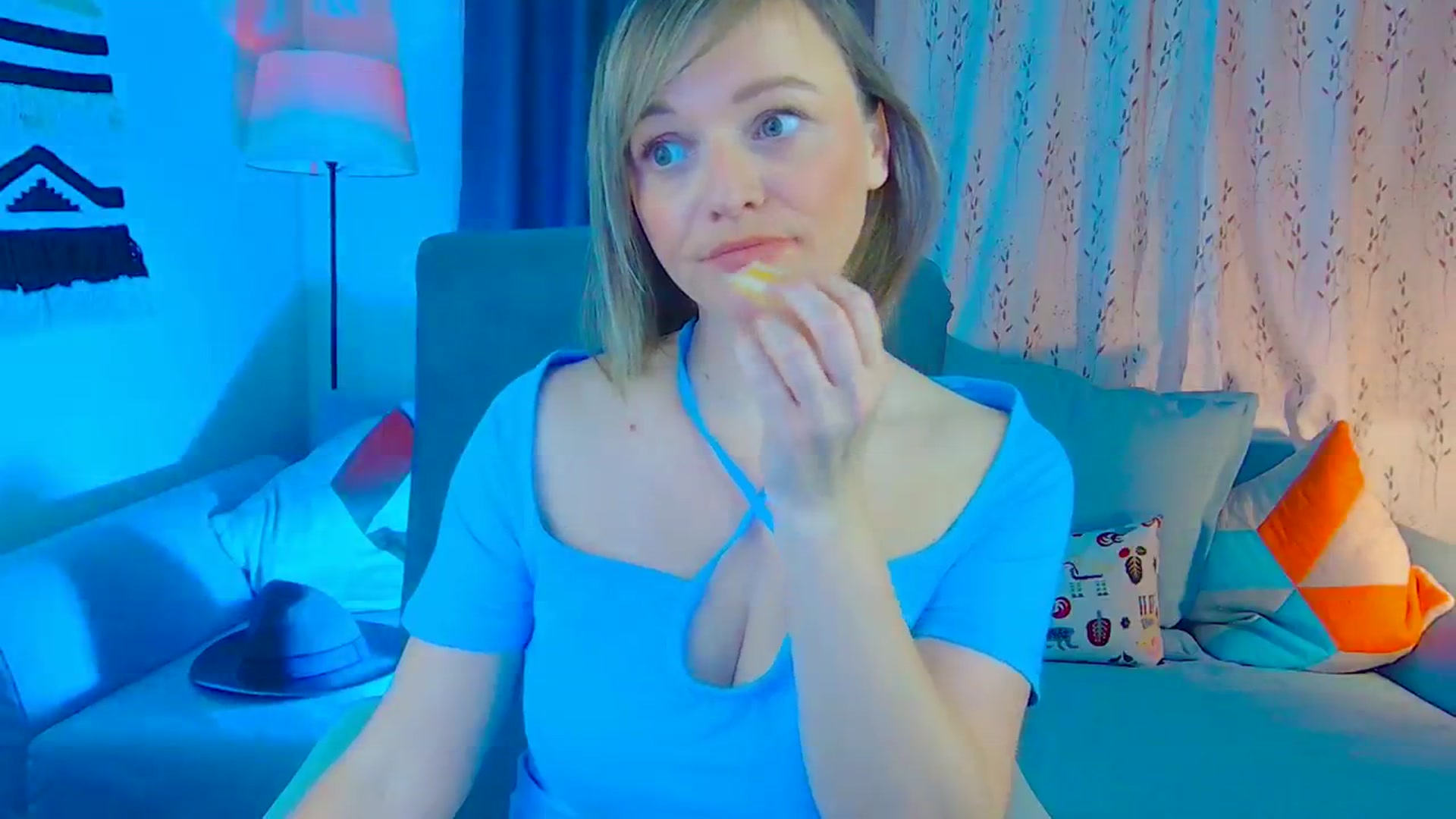 Gallery image thumbnail from SweetDazzle's myfreecams stream on, 11/19/2024, 13:21 image 11 of 20
