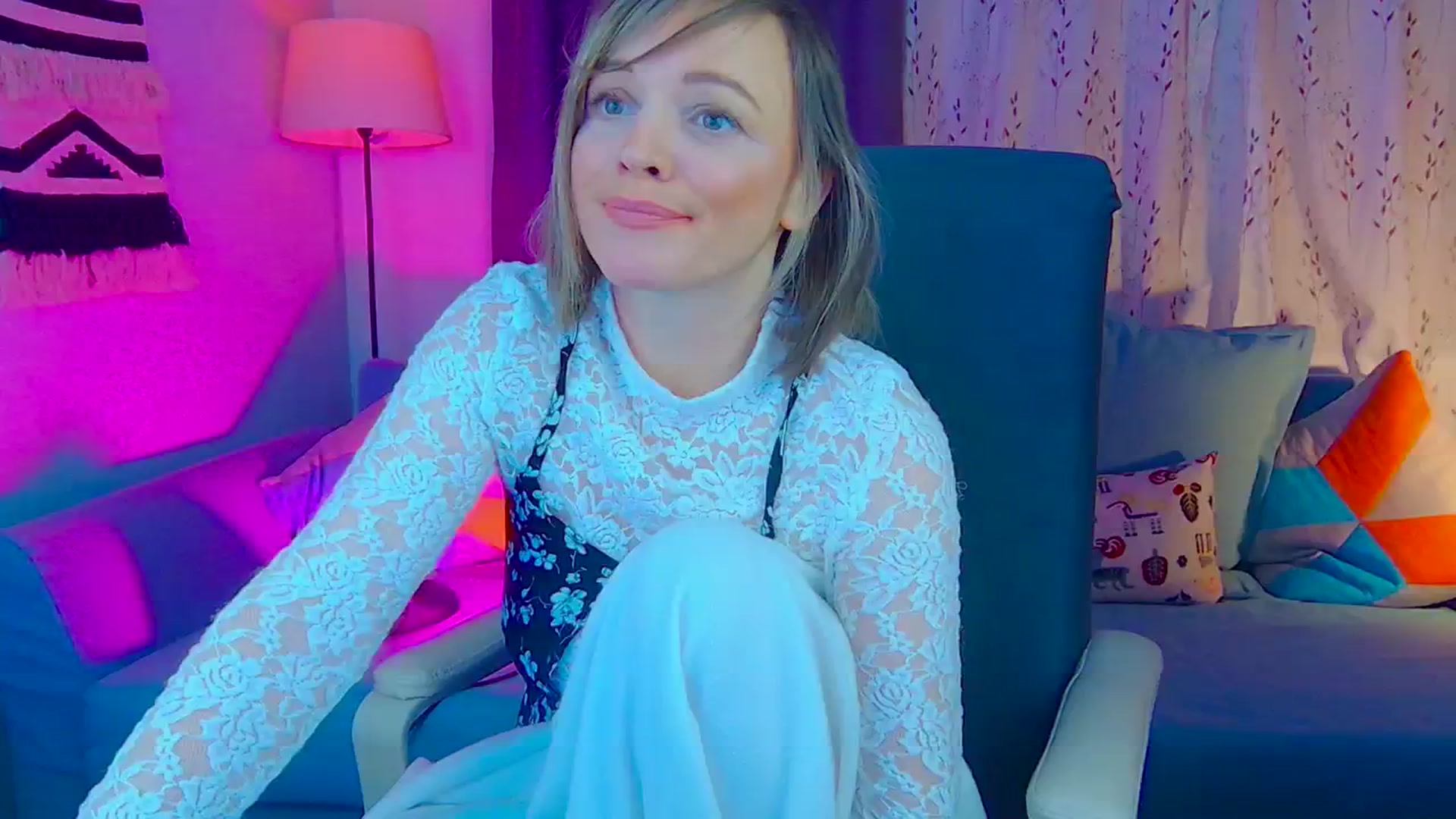 Gallery image thumbnail from SweetDazzle's myfreecams stream on, 11/19/2024, 17:12 image 17 of 20