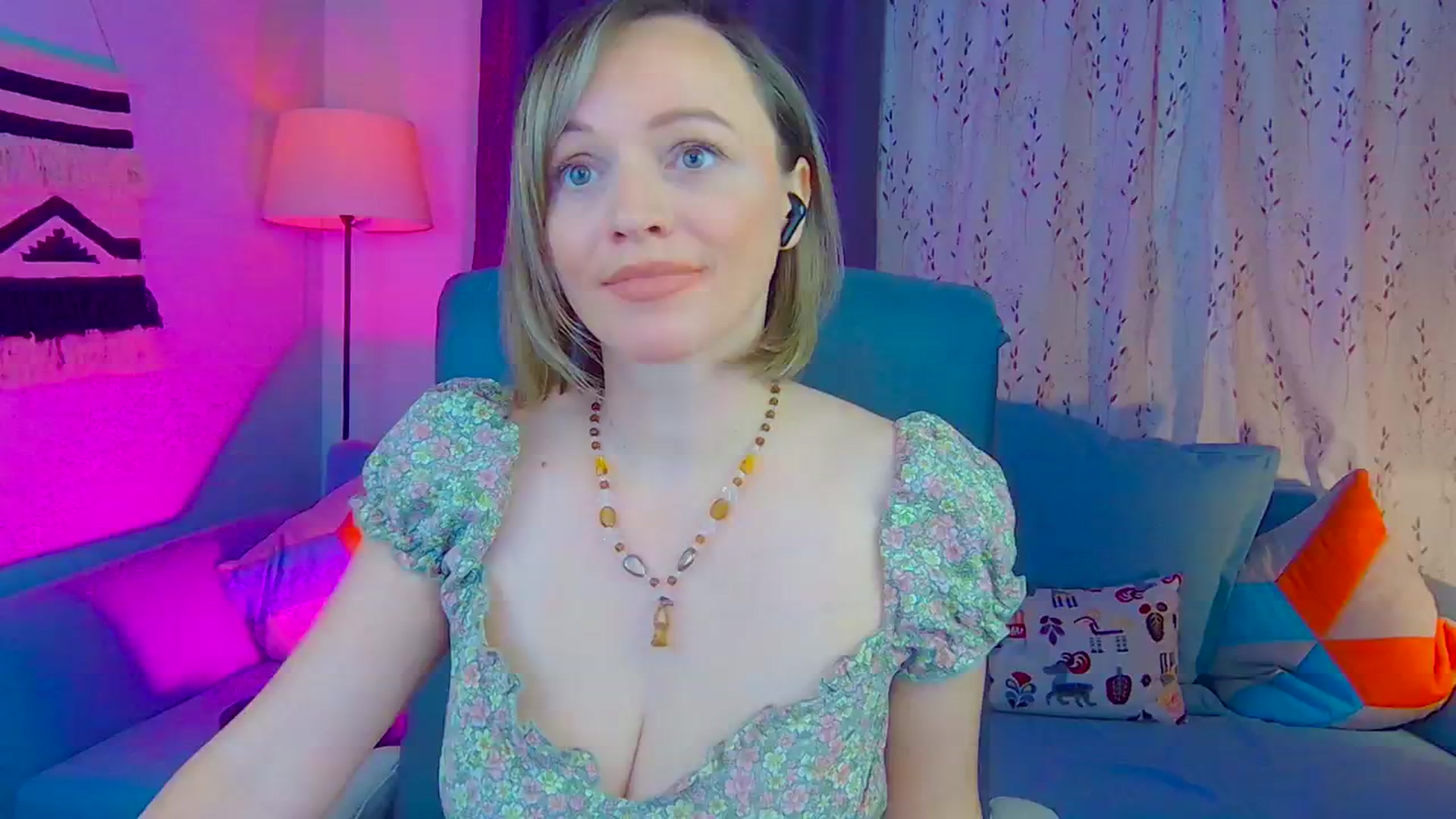 Gallery image thumbnail from SweetDazzle's myfreecams stream on, 11/21/2024, 16:02 image 11 of 20