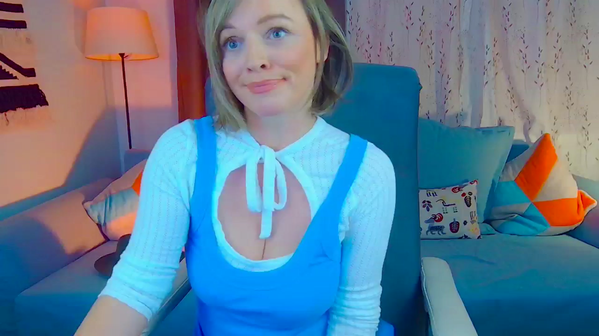 Gallery image thumbnail from SweetDazzle's myfreecams stream on, 11/22/2024, 13:37 image 17 of 20