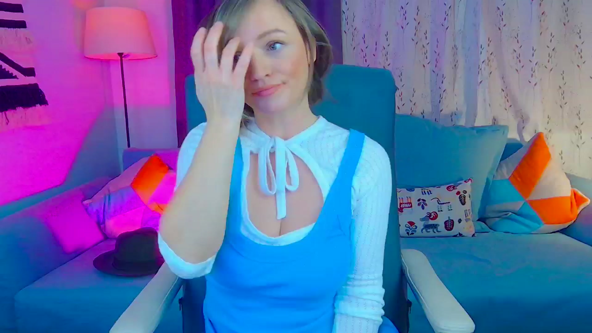 Gallery image thumbnail from SweetDazzle's myfreecams stream on, 11/22/2024, 13:37 image 7 of 20