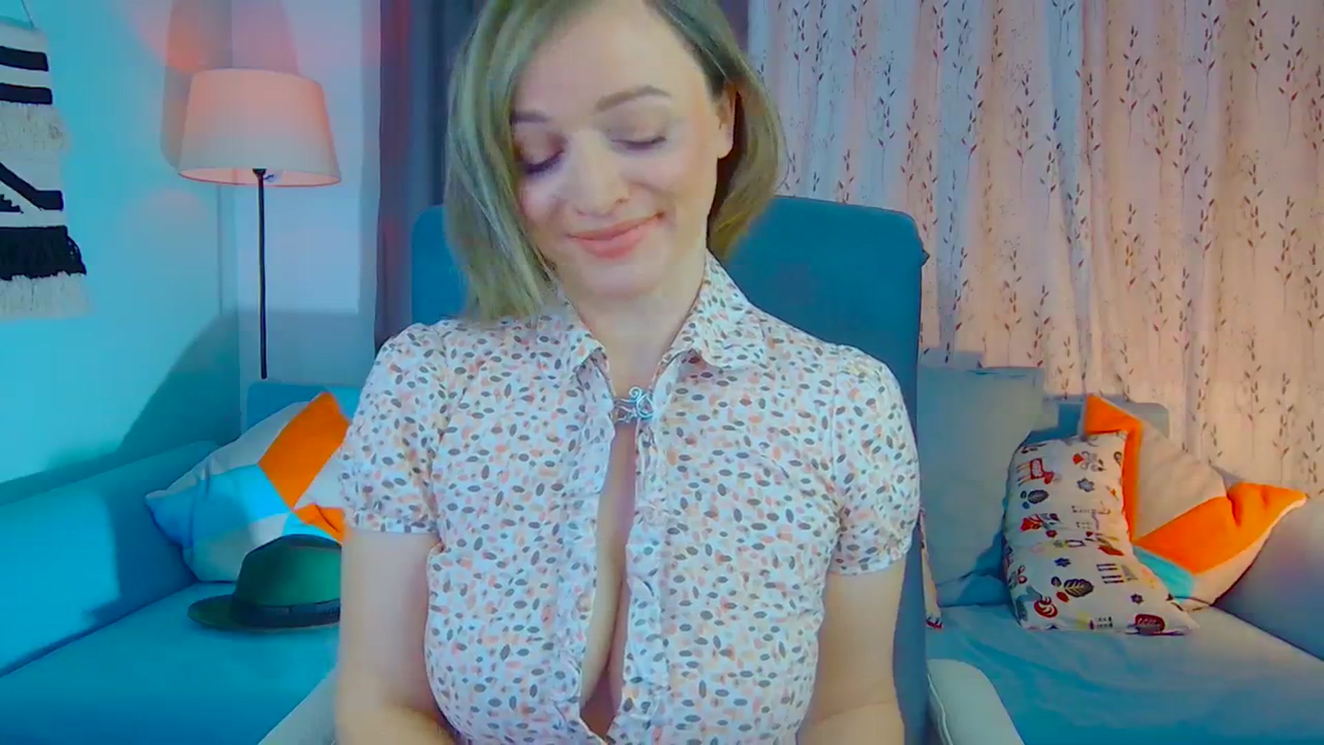 Gallery image thumbnail from SweetDazzle's myfreecams stream on, 11/27/2024, 09:08 image 10 of 20