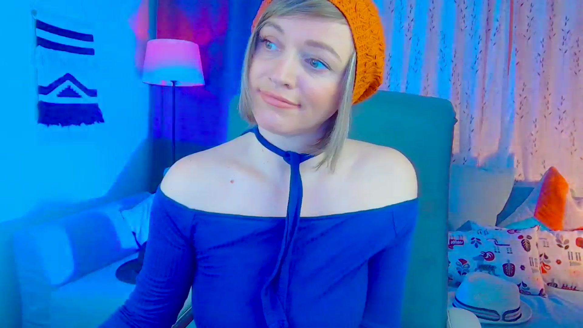 Gallery image thumbnail from SweetDazzle's myfreecams stream on, 12/10/2024, 12:32 image 18 of 20