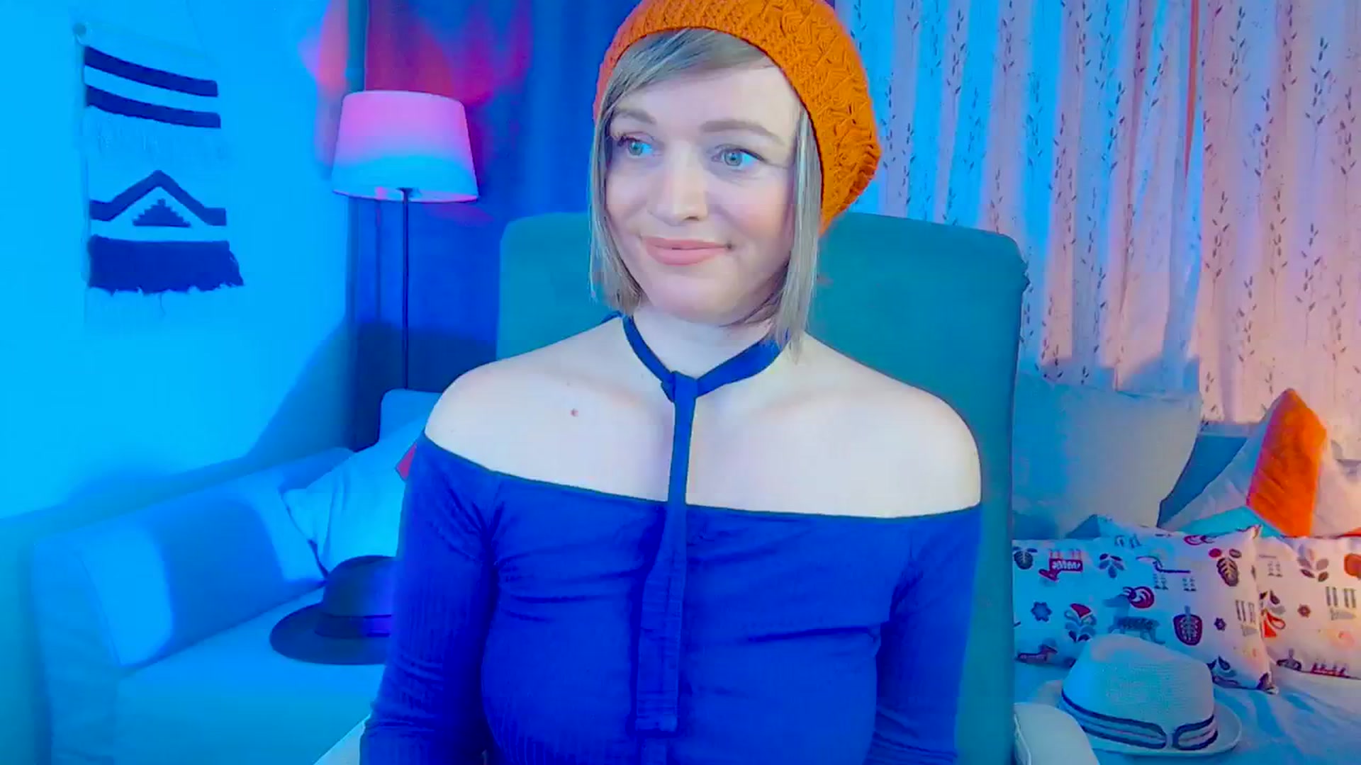 Gallery image thumbnail from SweetDazzle's myfreecams stream on, 12/10/2024, 12:32 image 17 of 20