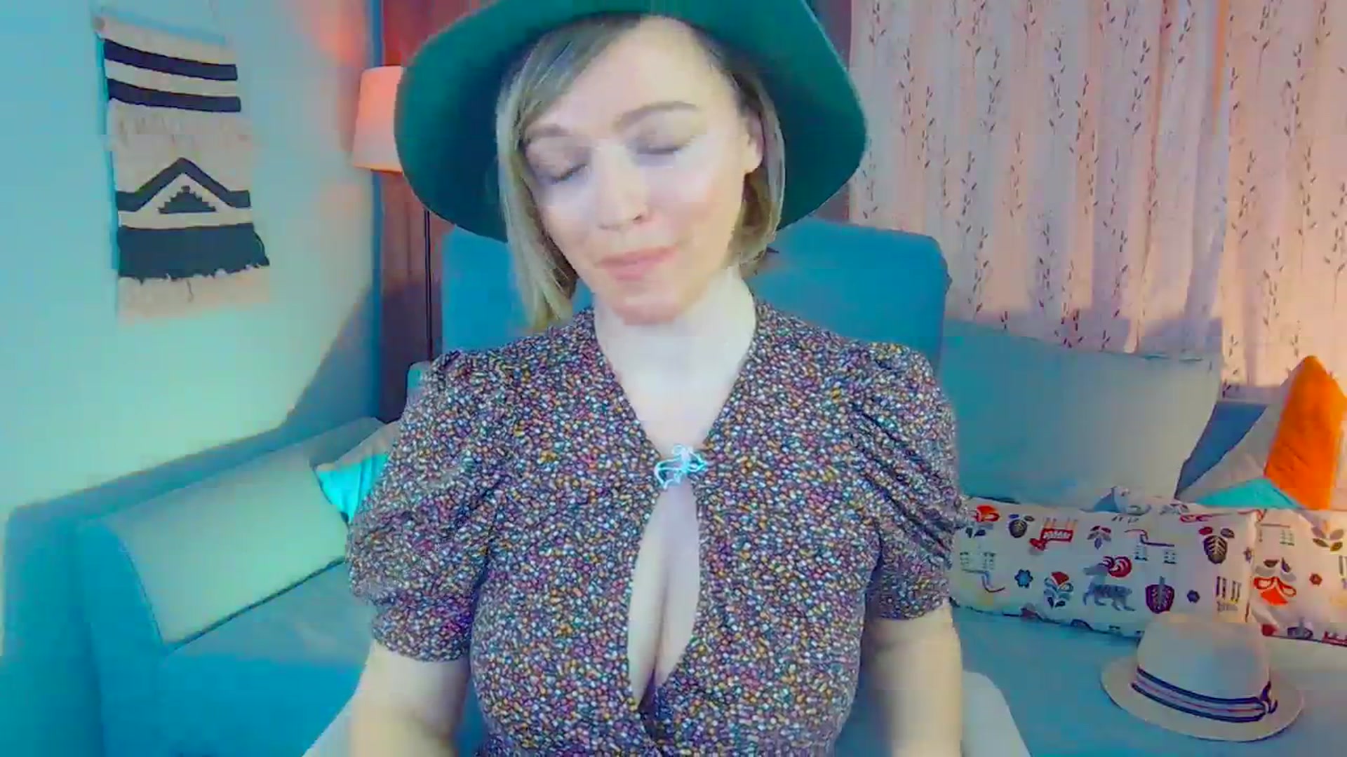 Gallery image thumbnail from SweetDazzle's myfreecams stream on, 12/12/2024, 10:34 image 14 of 20