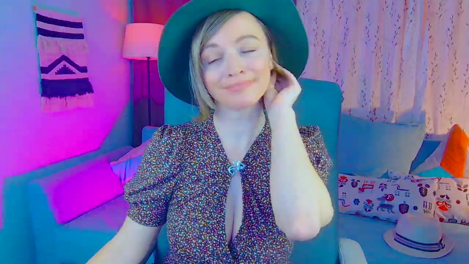 Gallery image thumbnail from SweetDazzle's myfreecams stream on, 12/12/2024, 10:34 image 9 of 20