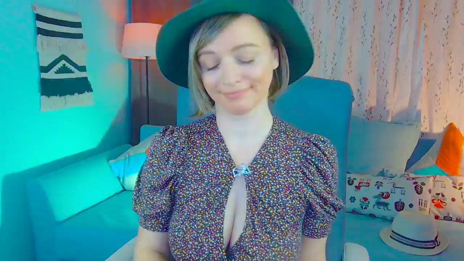 Gallery image thumbnail from SweetDazzle's myfreecams stream on, 12/12/2024, 11:07 image 10 of 20