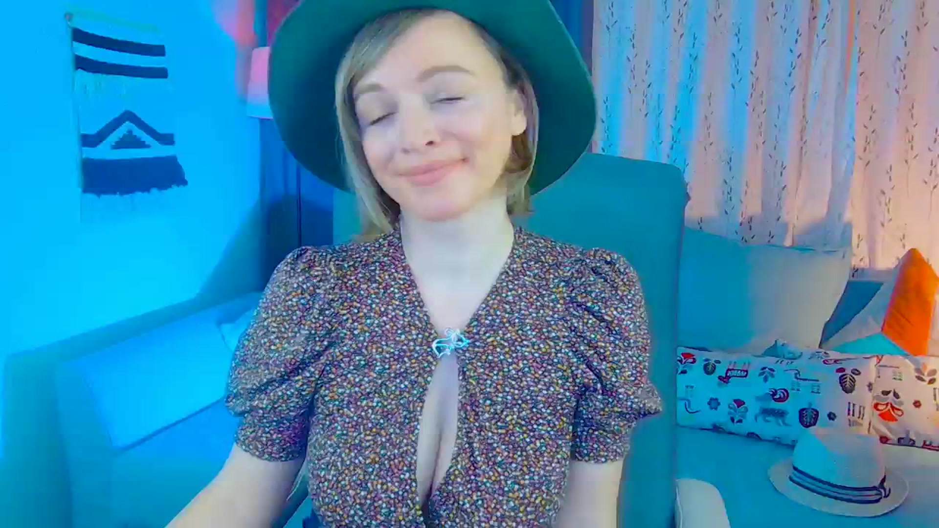 Gallery image thumbnail from SweetDazzle's myfreecams stream on, 12/12/2024, 11:07 image 6 of 20