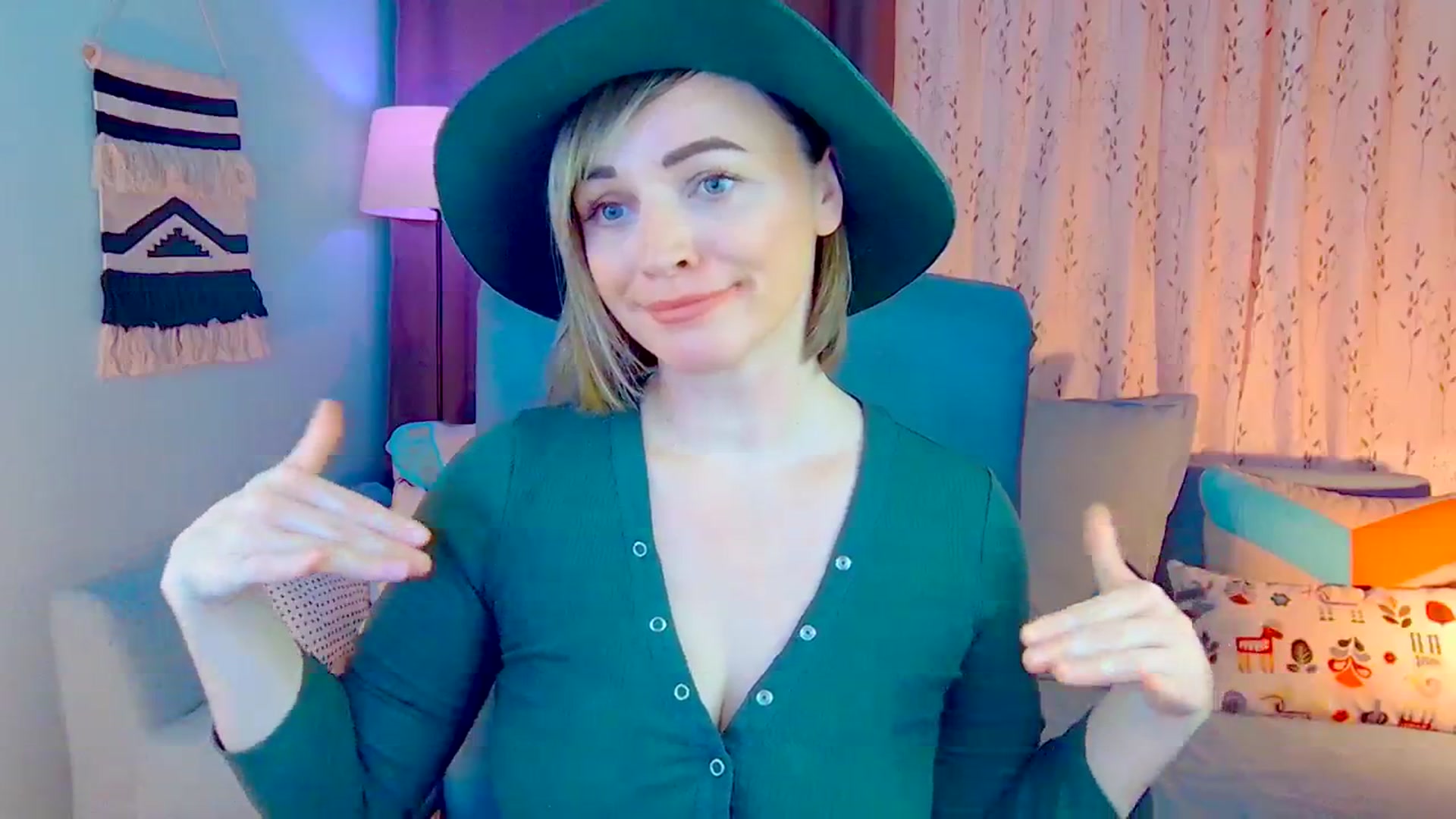 Gallery image thumbnail from SweetDazzle's myfreecams stream on, 12/16/2024, 15:08 image 2 of 20