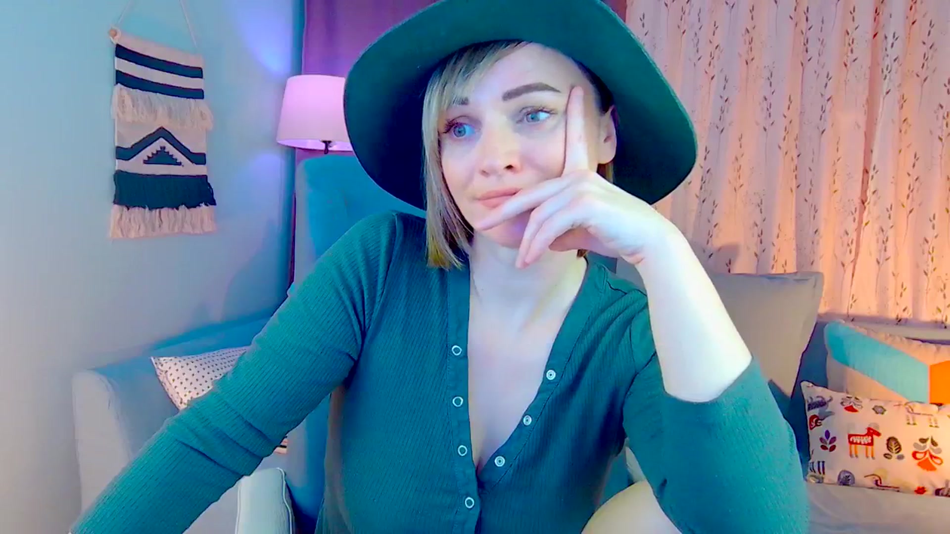 Gallery image thumbnail from SweetDazzle's myfreecams stream on, 12/16/2024, 15:08 image 14 of 20
