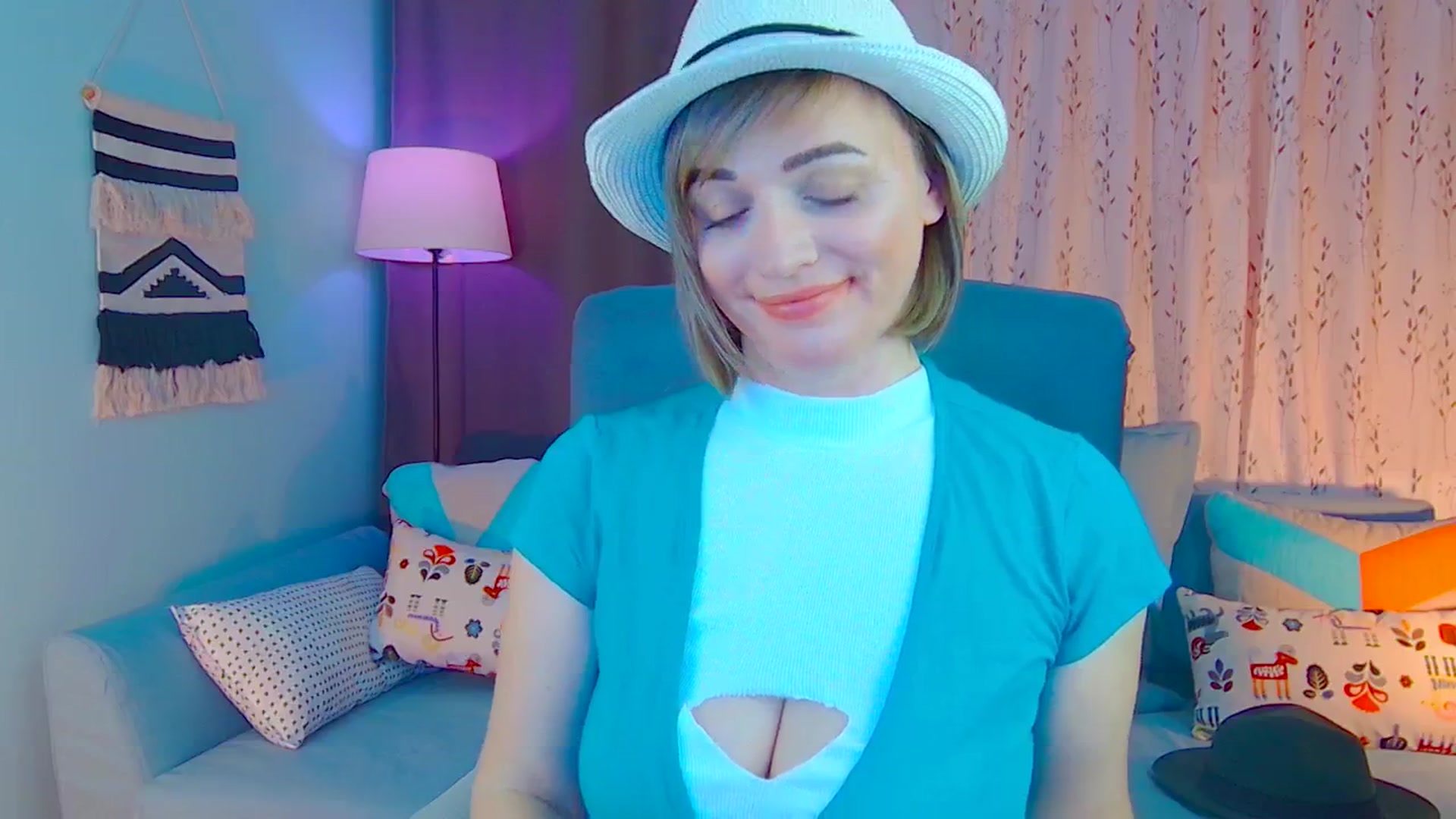 Gallery image thumbnail from SweetDazzle's myfreecams stream on, 12/17/2024, 15:20 image 14 of 20