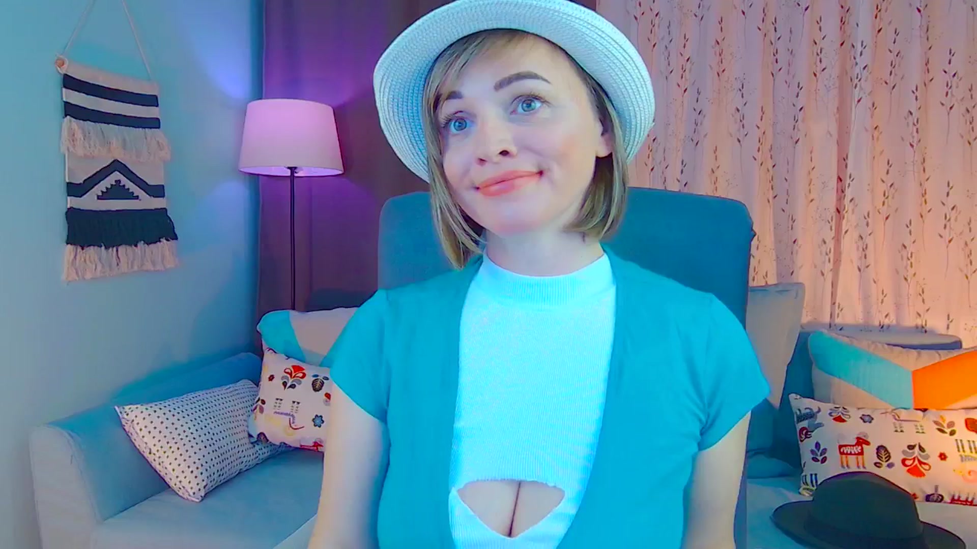 Gallery image thumbnail from SweetDazzle's myfreecams stream on, 12/17/2024, 15:20 image 17 of 20