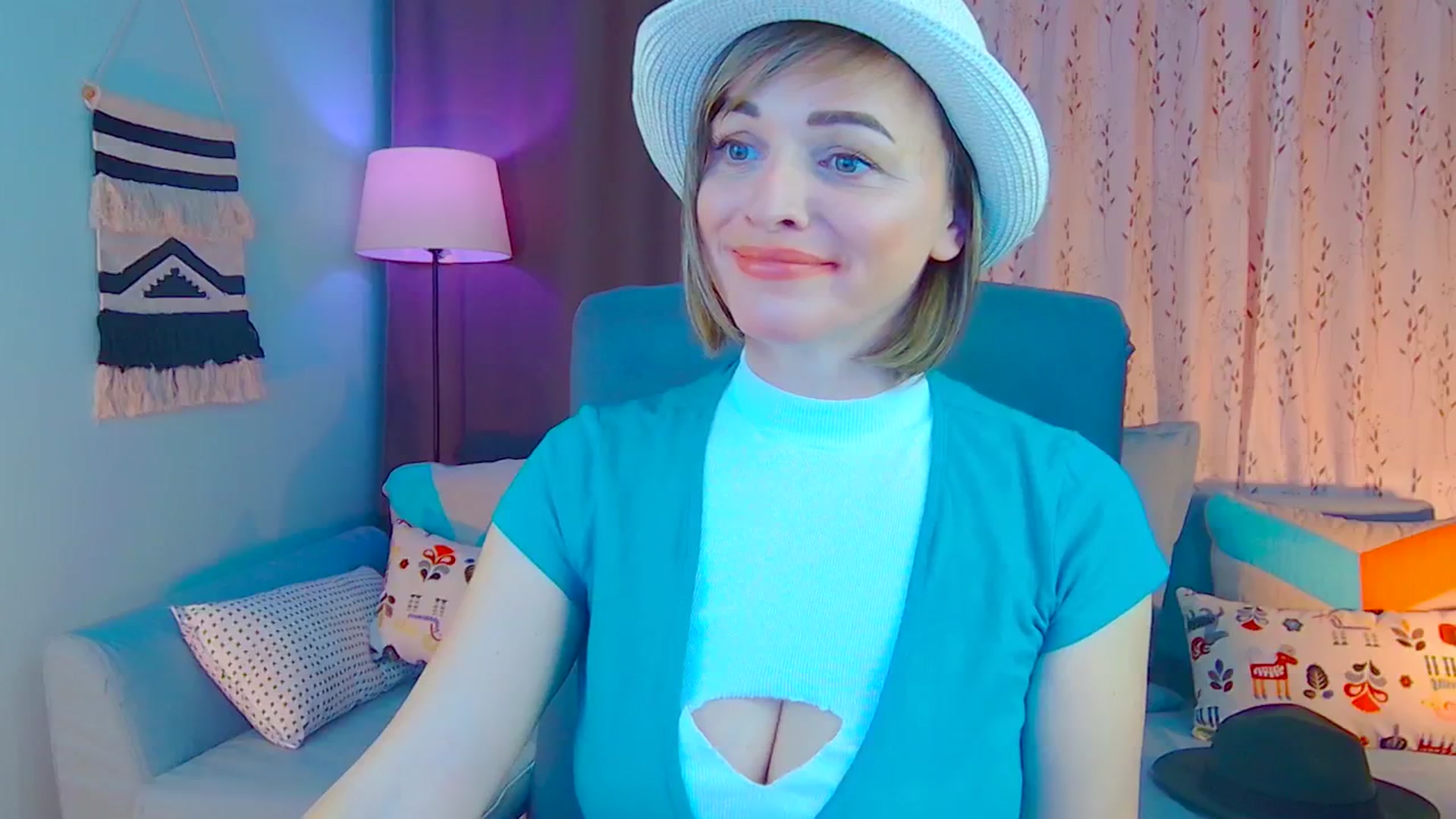 Gallery image thumbnail from SweetDazzle's myfreecams stream on, 12/17/2024, 15:20 image 13 of 20