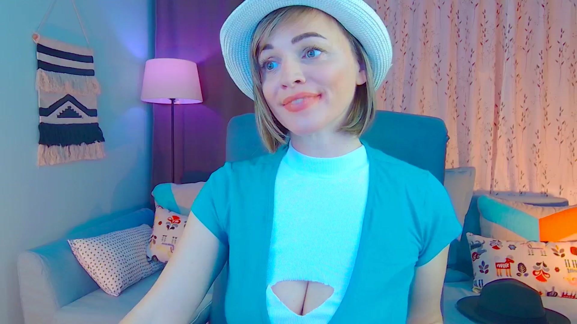 Gallery image thumbnail from SweetDazzle's myfreecams stream on, 12/17/2024, 15:20 image 11 of 20